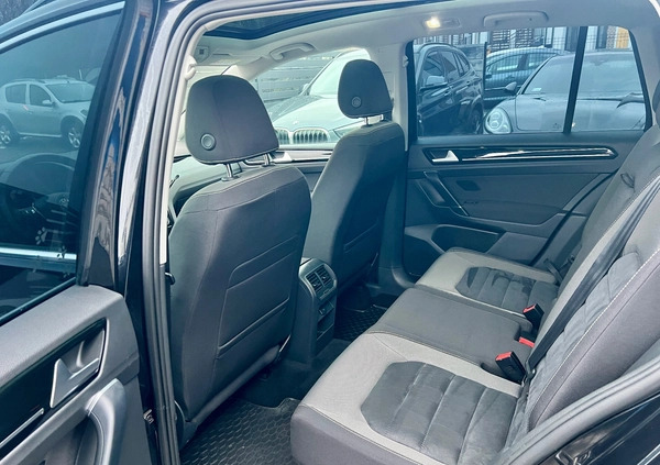 Volkswagen Golf Sportsvan cena 63800 przebieg: 104000, rok produkcji 2015 z Łobez małe 596